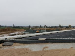Zdjęcie 4 z budowy drogi ekspresowej S5 na odcinku Komorniki-Stęszew - Xbeton Polska - Wytwórnia betonu