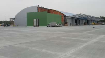 Zdjęcie 9 z budowy nawierzchni betonowej na Lotnisku Wojskowym w Pozwidzu - Xbeton Polska - Wytwórnia betonu