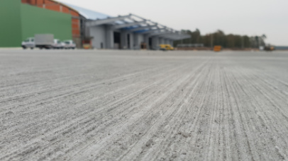 Zdjęcie 10 z budowy nawierzchni betonowej na Lotnisku Wojskowym w Pozwidzu - Xbeton Polska - Wytwórnia betonu