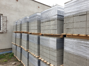 Zdjęcie 3 z galerii „Prefabrykacja bloczków betonowych” - Xbeton Polska - Wytwórnia betonu